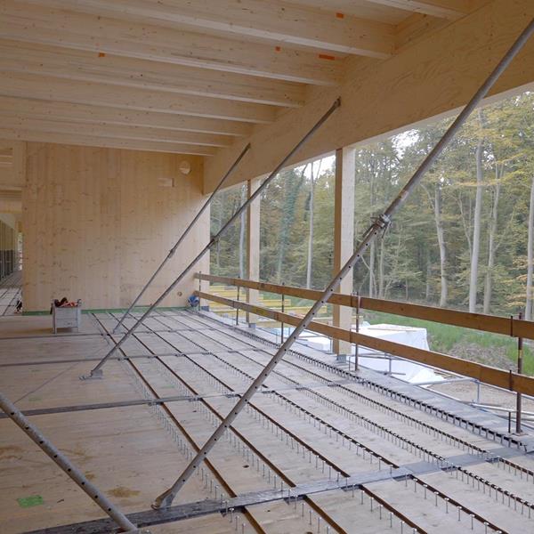 Le montage des éléments en bois massif CLT