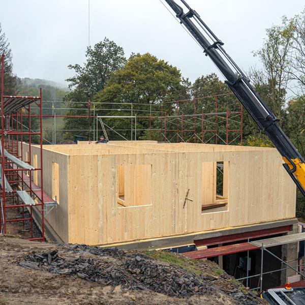 Massiefhouten woning in Steffeshausen (B)
