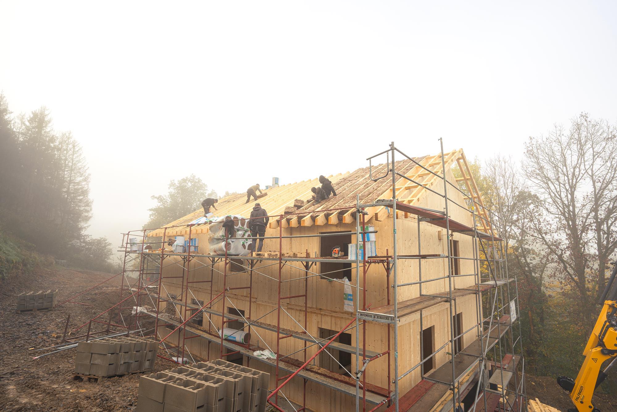 Massiefhouten woning in Steffeshausen (B)