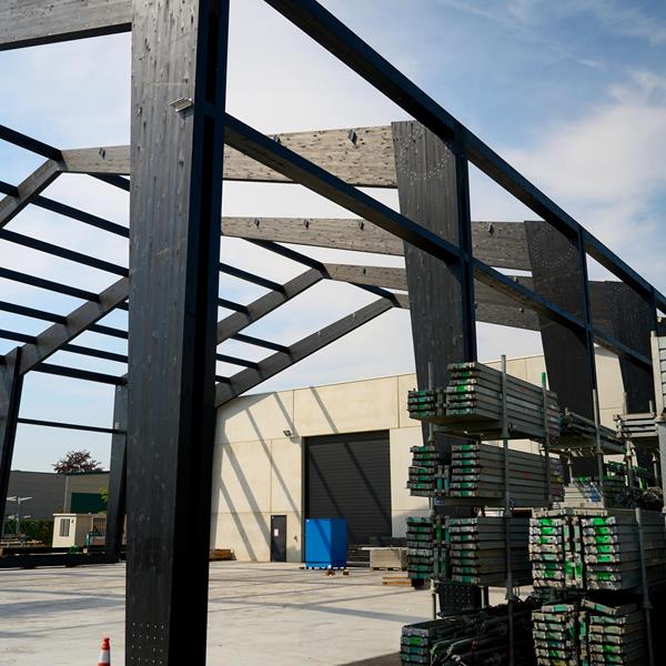 Montage des éléments BSH préfabriqués sur le chantier